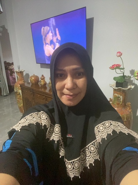 Foto YESSY WAHYUNI, S.Kom., M.M.